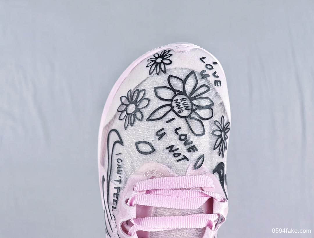 耐克联名艺术家Nathan Bell x Nike Zoom Fly SP飞行马拉松蝉翼系列休闲运动慢跑鞋巴黎粉涂鸦黑 货号：AT5242-100