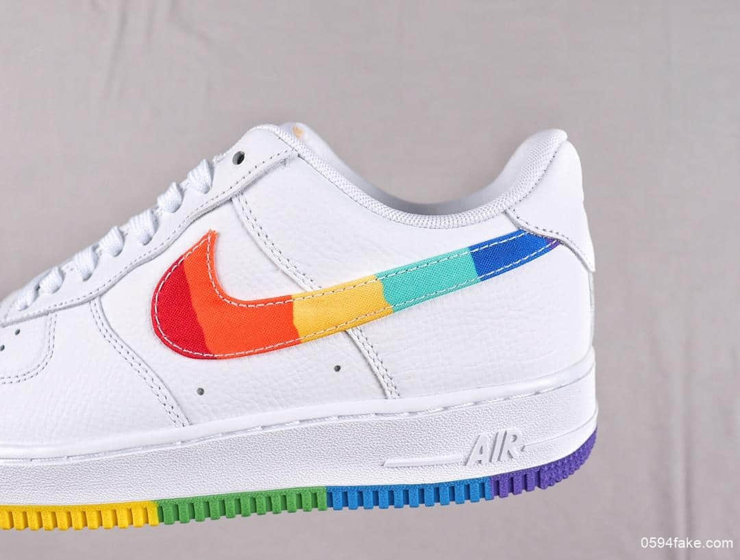 耐克Nike Air Force 1'07公司级版本空军一号经典低帮百搭休闲运动板鞋彩虹色 货号：CJ0524-102