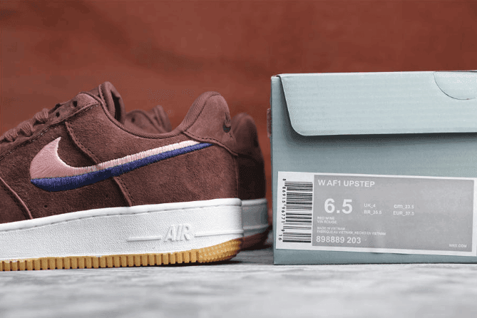 Nike Air Force 1 UPSTEP酒红 耐克真标麂皮空军一号原厂复刻电脑冲孔官方同步 货号：898889-203