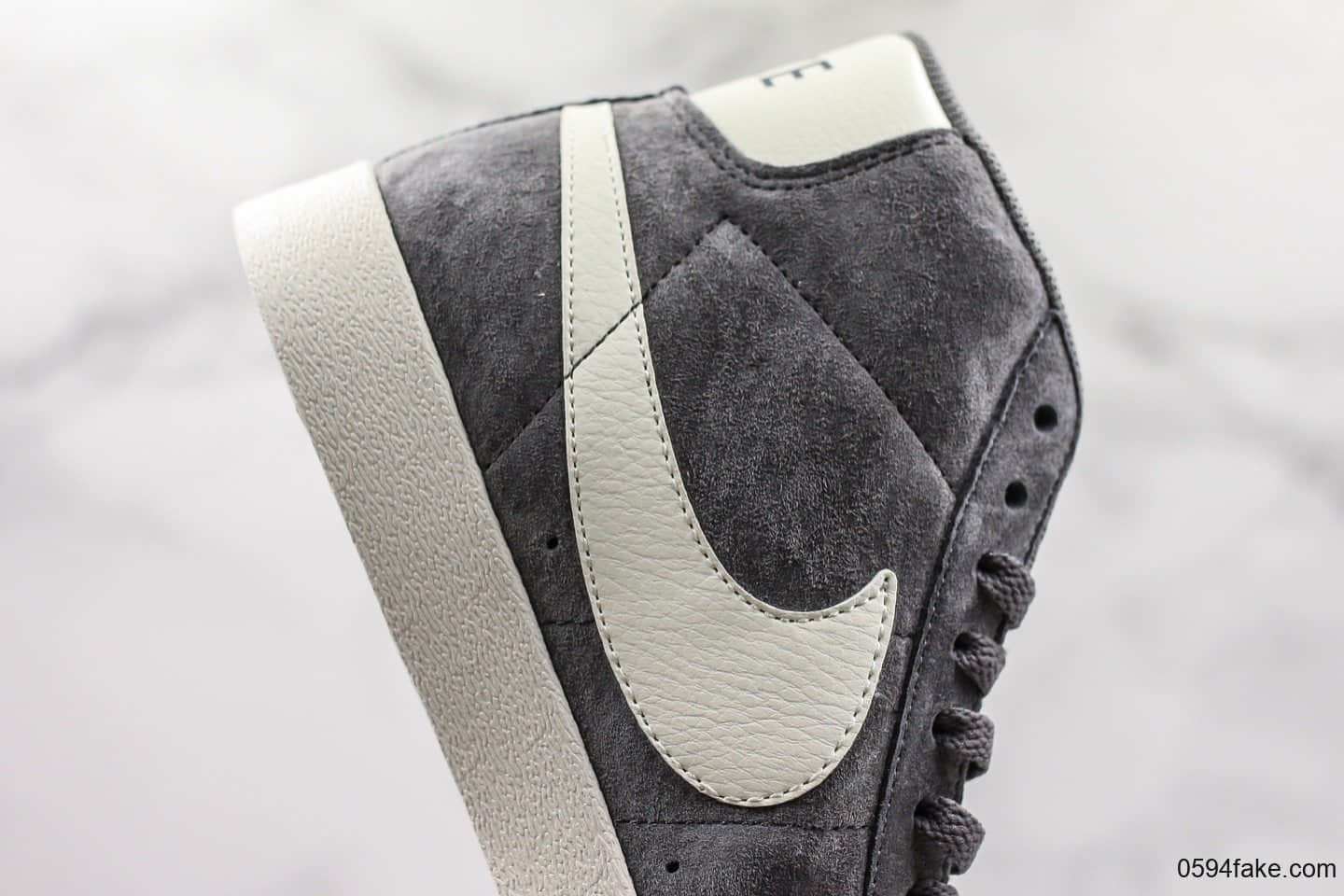 耐克Nike Blazer Mid Vintage Suede开拓者中帮板鞋深灰公司级带半码 搭载Zoom Air缓震科技脚感舒适澎湃 货号：917862-004