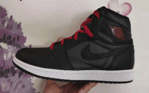 Air Jordan 1新配色实物图曝光！看完你会入手吗？ 货号：555088-060