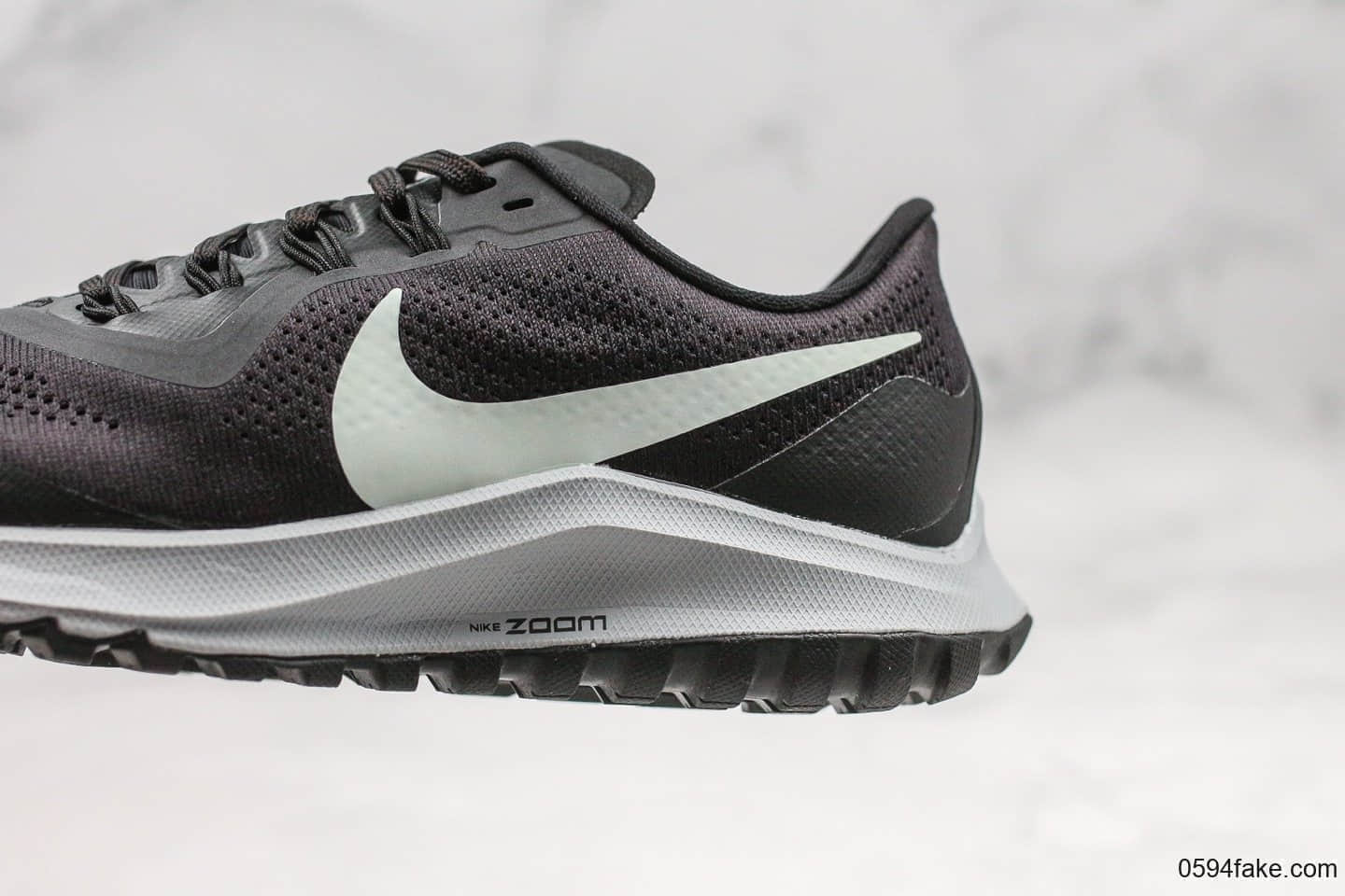 耐克Nike Air Zoom Pegasus 36纯原版本登月36代透气跑步鞋内置Zoom气垫中足动态支撑原档案数据开发 货号：AR5677-002