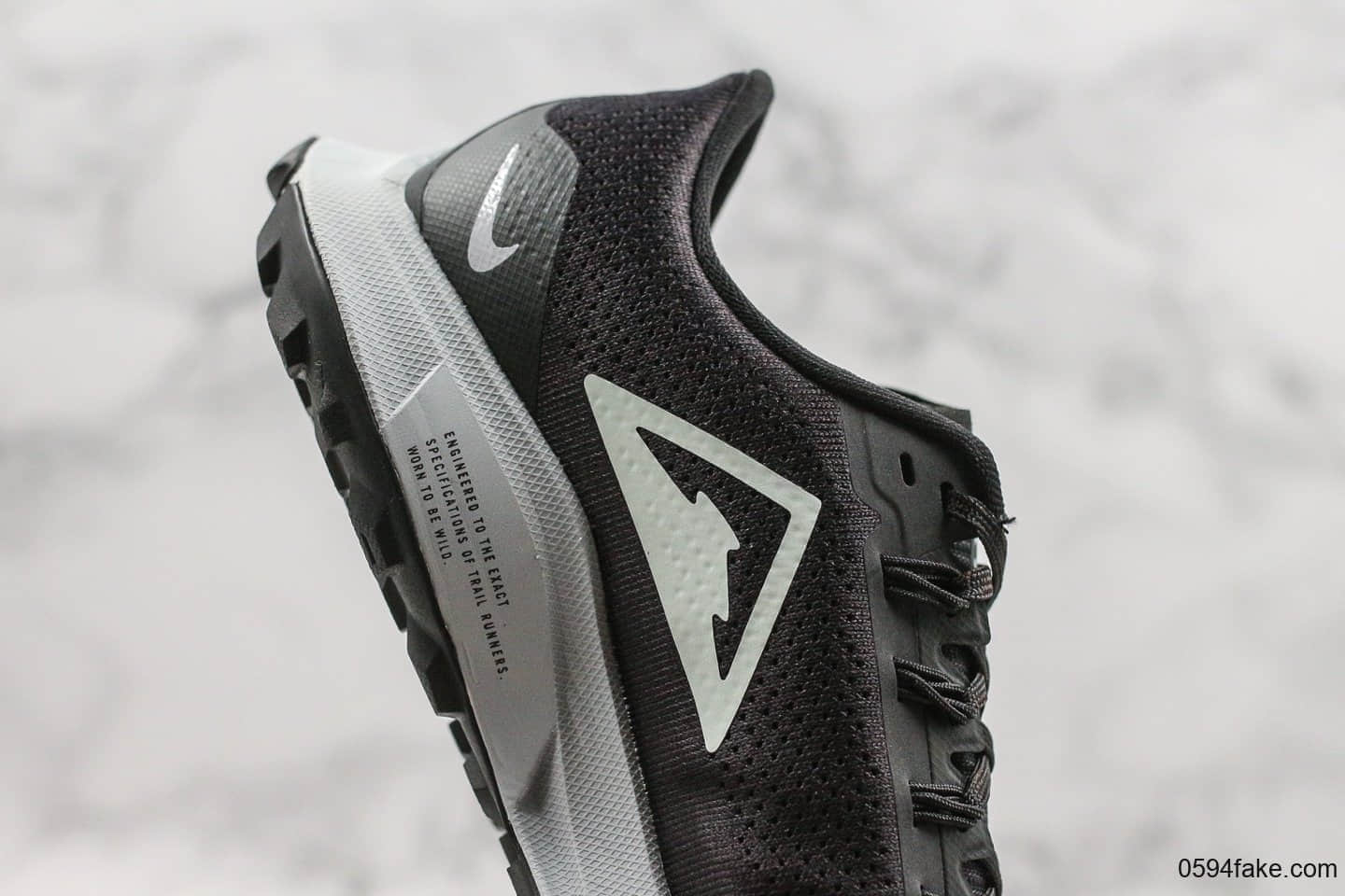 耐克Nike Air Zoom Pegasus 36纯原版本登月36代透气跑步鞋内置Zoom气垫中足动态支撑原档案数据开发 货号：AR5677-002