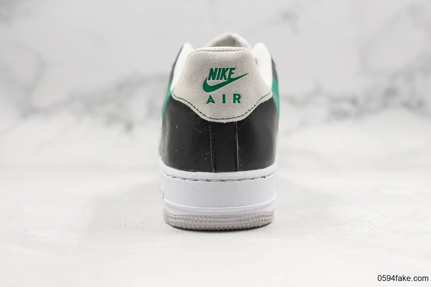 耐克NIKE AIR FORCE 1 '07 PRM 1纯原版本低帮AF1小钩灰黑绿2019年秋冬新款原楦头原纸板打造同步RFID芯片 货号：CL0065-100