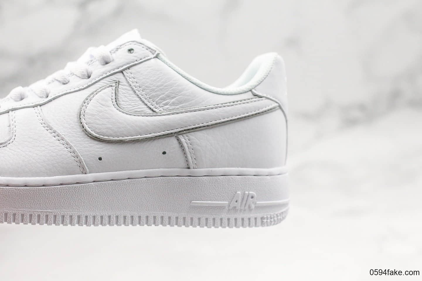 耐克Nike Air Force 1 '07纯原版本低帮空军一号纯白原楦头原纸板正确原装全头层皮革内置气垫 货号：AO2457-100