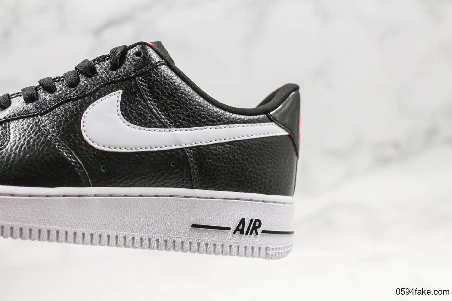 耐克Nike Air Force 1 Low ’07纯原版本低帮空军一号白黑漆皮勾内置全掌气垫 货号：CI3446-001