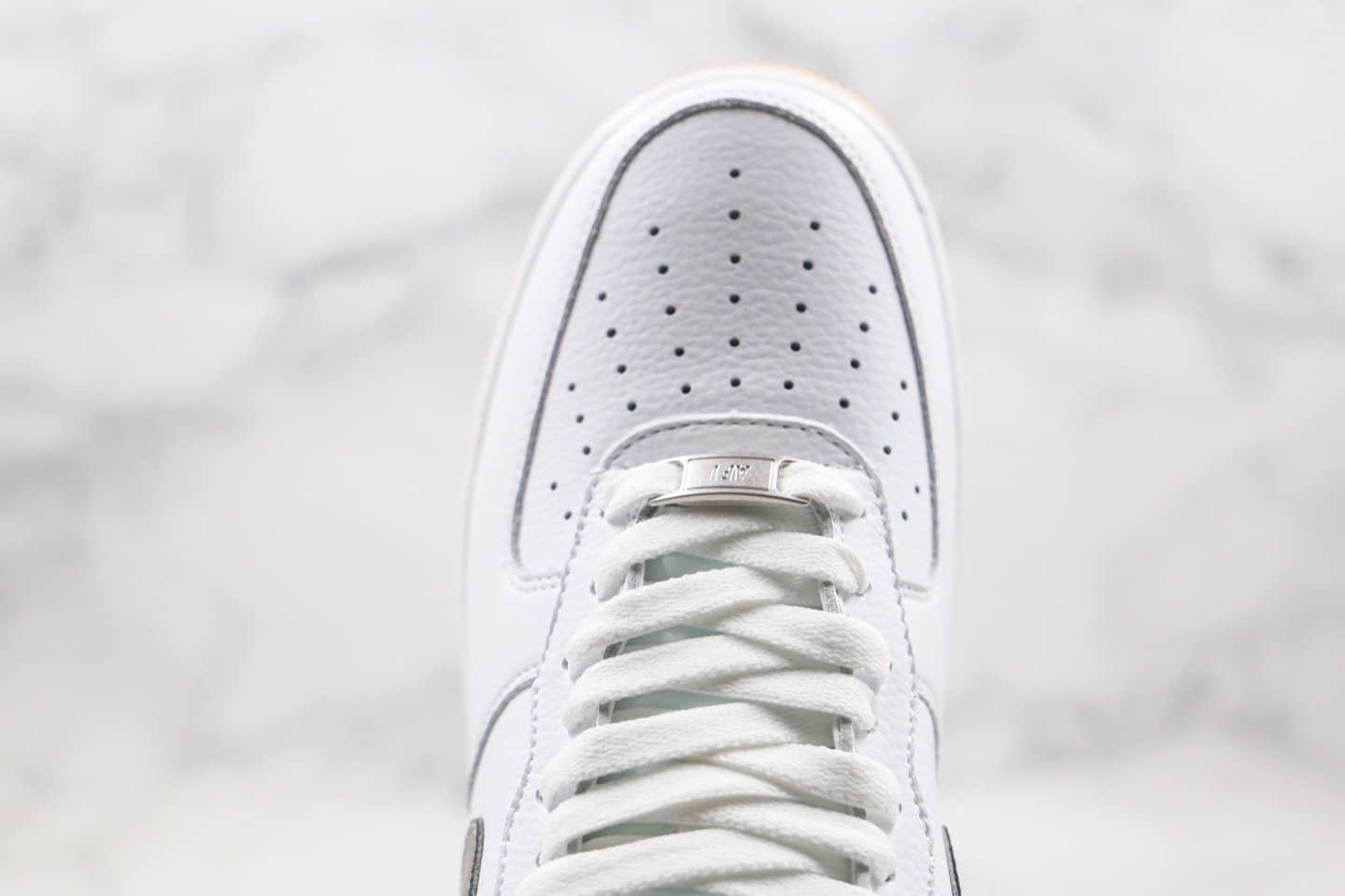 耐克Nike WMNS Air Force 1'07纯原版本低帮空军一号白灰黄色灰钩内置气垫原厂黑盒 货号：CJ8836-100