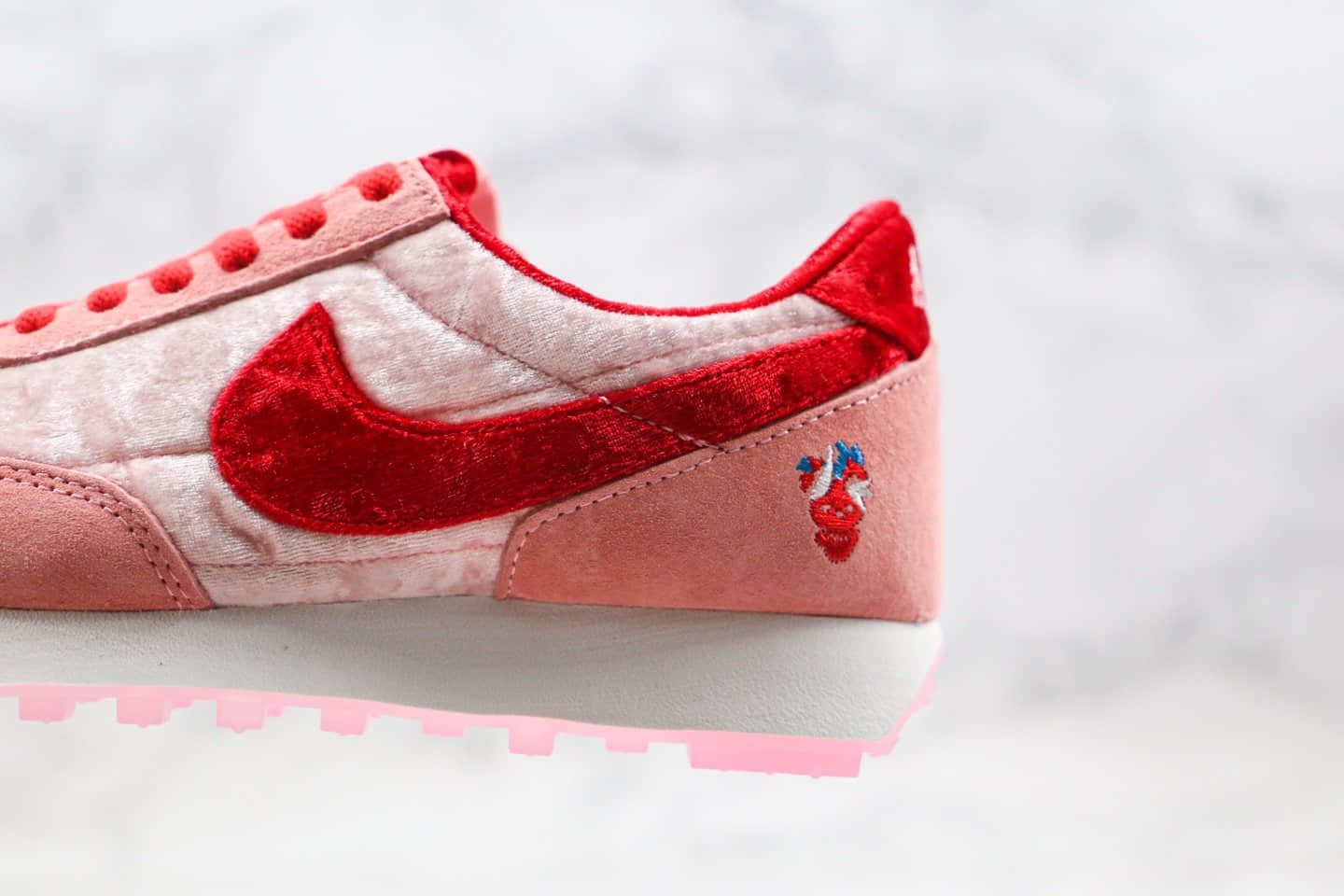 耐克Nike Wmns Air Daybreak x Strangelove纯原版本华夫破晓系列丝绒料慢跑鞋原盒原标原楦头纸板打造 货号：BV7725-800
