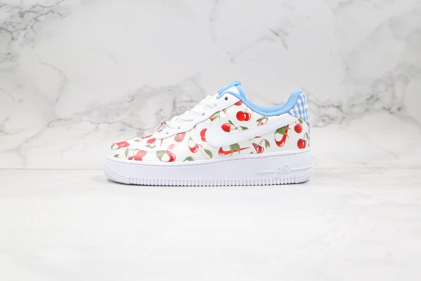 耐克Nike Air Force 1 Low GS纯原版本低帮空军一号白红蓝色樱桃配色内置气垫原楦头纸板打造 货号：CJ4094-100
