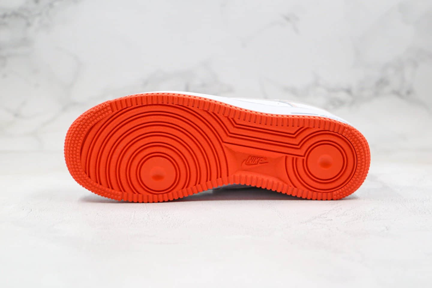 耐克Nike Air Force 1纯原版本低帮空军一号白橙色内置气垫原盒原标 货号：CT2585-100