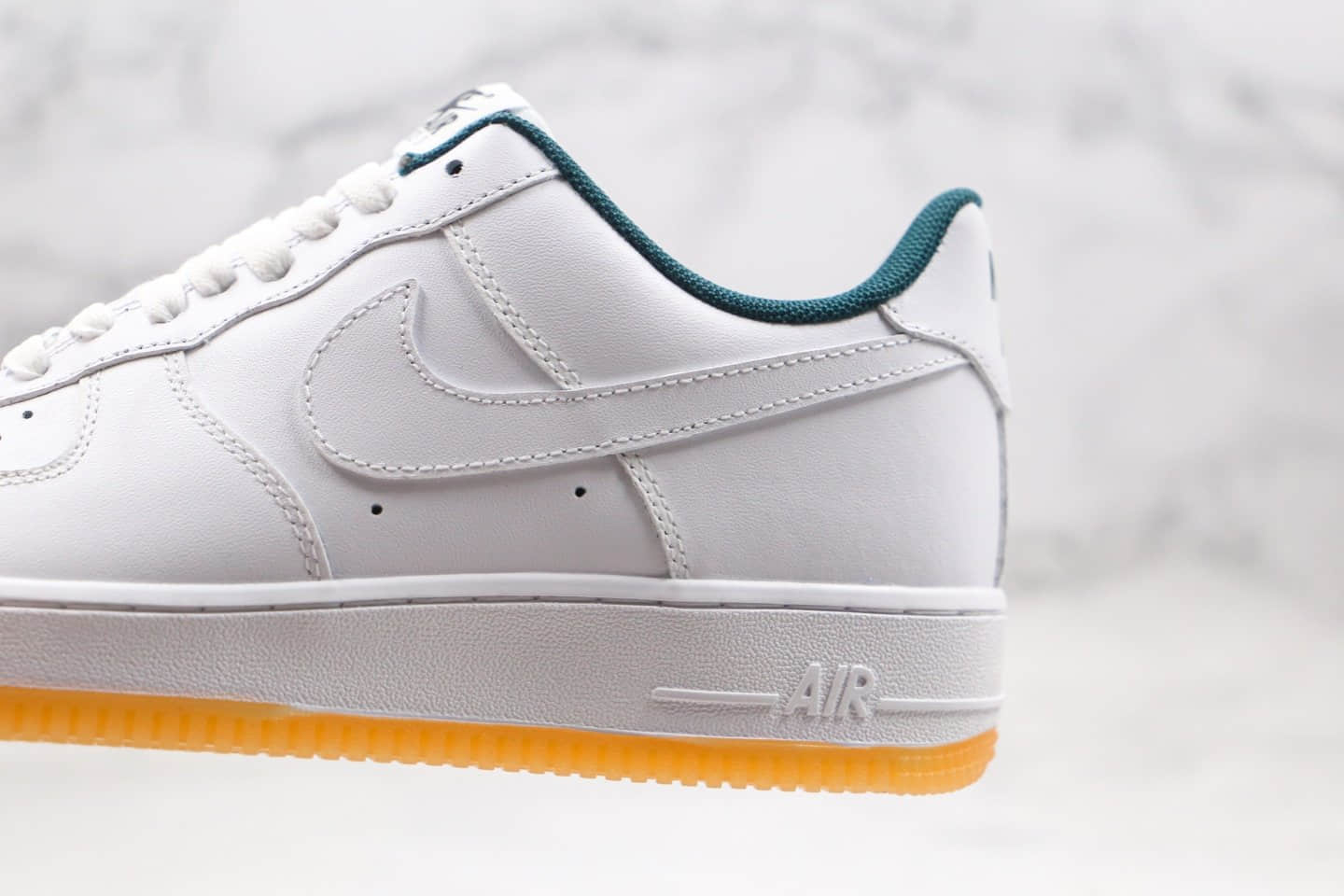 耐克Nike WMNS Air Force 1 '07纯原版本低帮空军一号生胶白蓝色内置气垫原盒原标 货号：AO8761-981