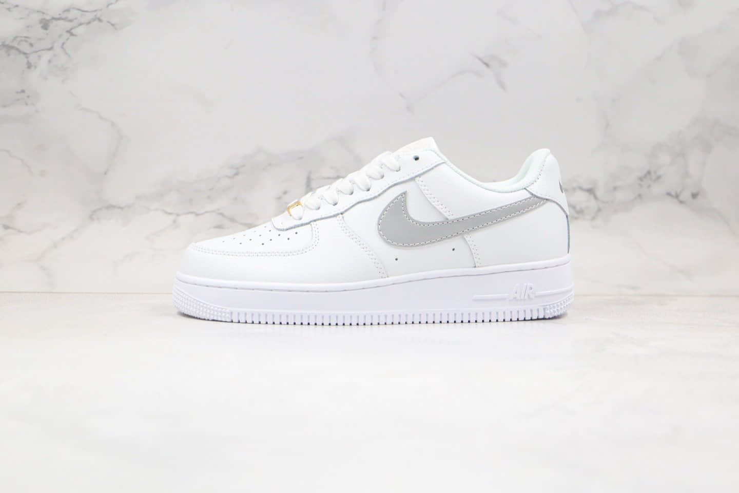 耐克Nike Air Force 1 Low公司级版本空军一号板鞋AF1白银3M反光原纸板开发 货号：AH0287-012