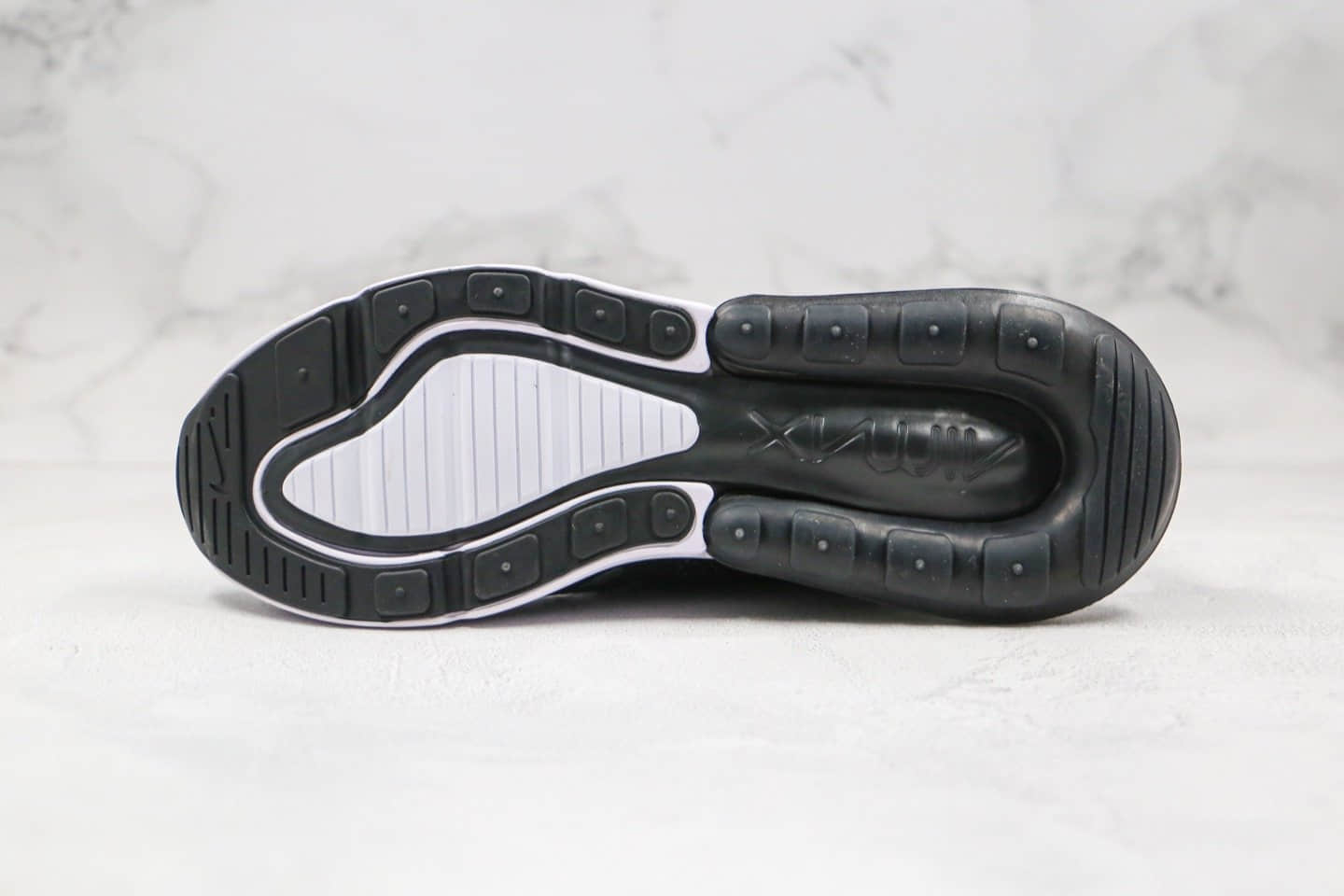 耐克Nike Air Max 270 Flyknit公司级版本半掌气垫跑鞋黑灰色区别市面通货 货号：AO1023-001