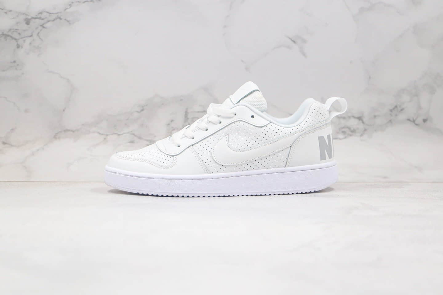耐克NiKe Court Borough Low公司级版本低帮字母个性小板鞋白色原盒原标 货号：839985-100