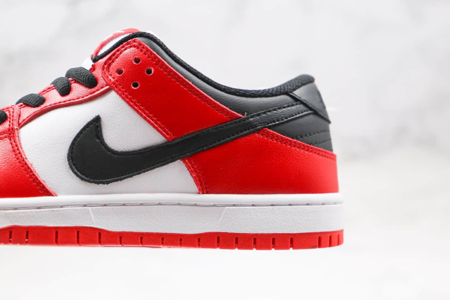 耐克Nike Dunk Low Pro 2020版纯原版本低帮SB DUNK板鞋黑红色内置Zoom气垫 货号：BQ6817-116
