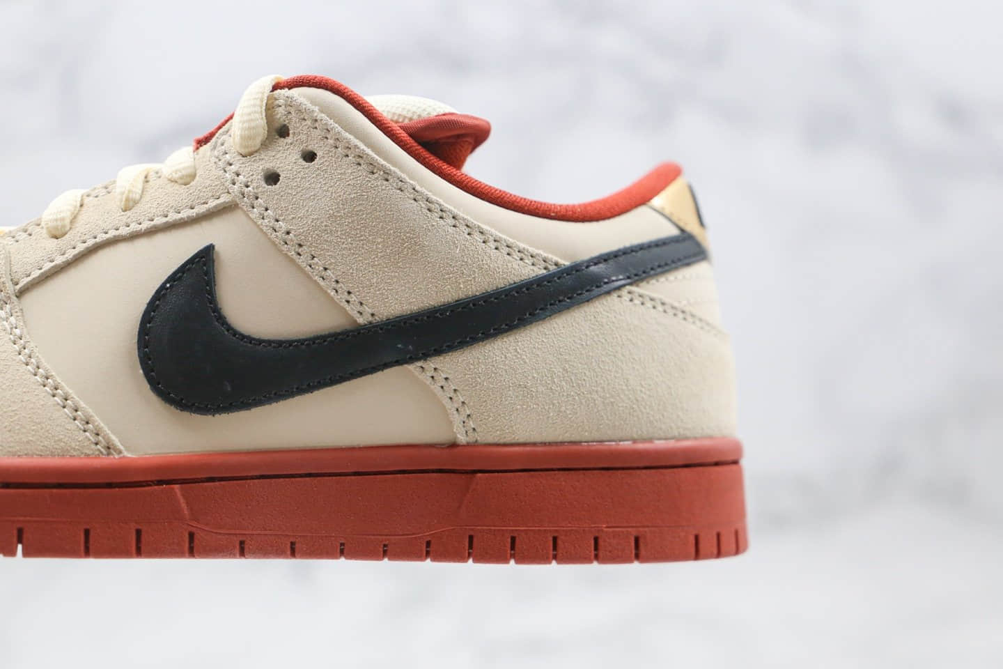 耐克Nike SB Dunk Low Muslin纯原版本低帮SB DUNK招财猫米白红黑色板鞋内置Zoom气垫 货号：BQ6817-100