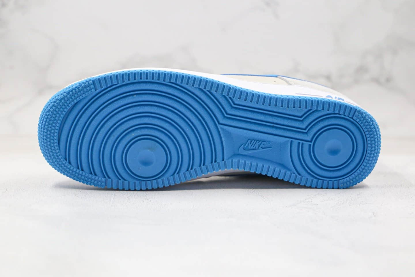耐克Nike Air Force1 07 Low纯原版本低帮空军一号灰蓝色板鞋内置全掌Sole气垫 货号：CN0844-001