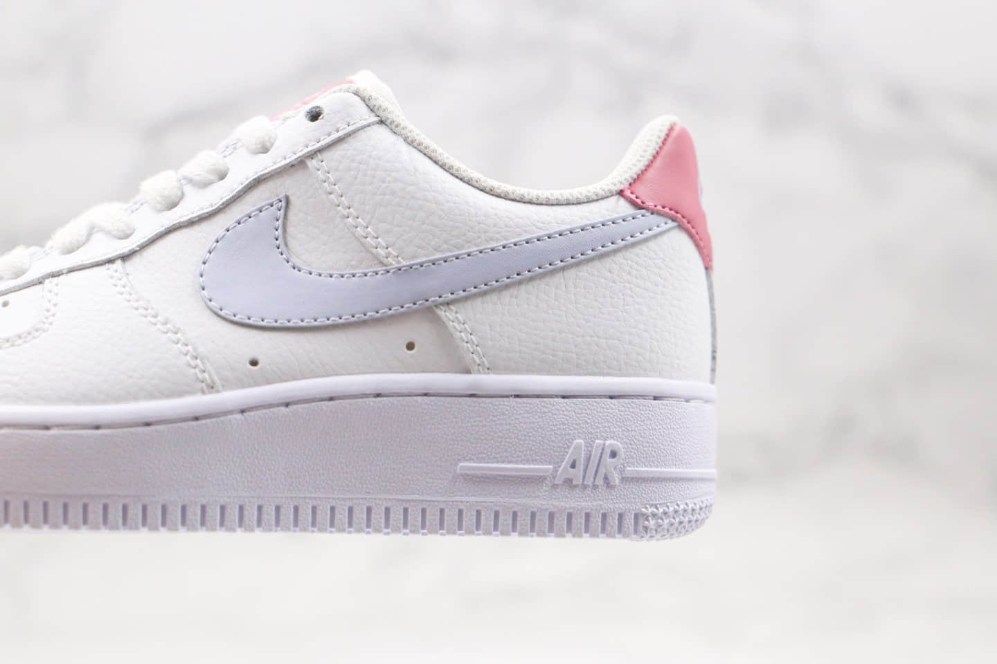 耐克Nike Air Force 1 07纯原版本低帮空军一号白浅紫粉色板鞋内置气垫原盒原标 货号：315115-156