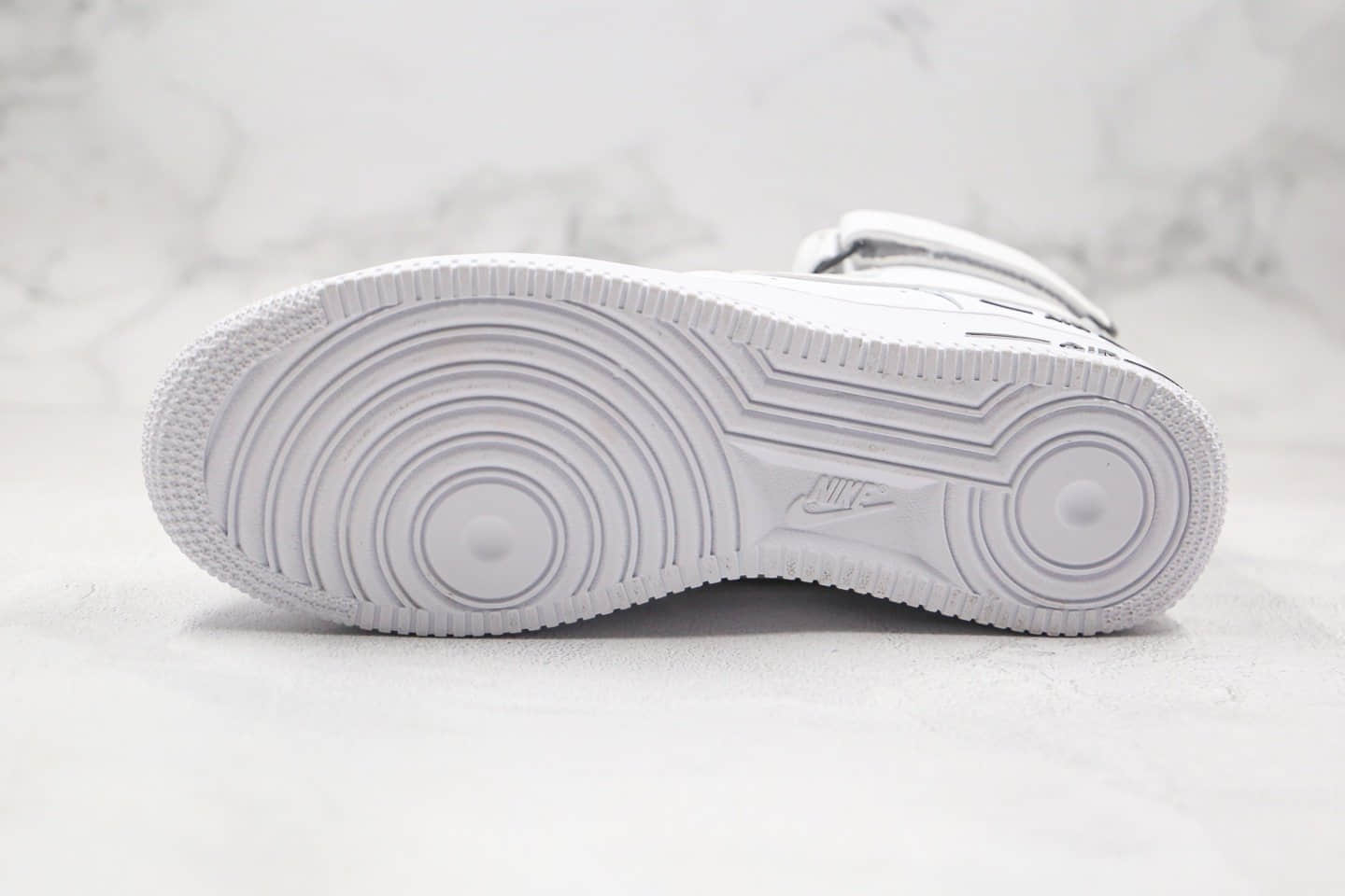 耐克Nike Air Force 1 High纯原版本空军一号高帮AF1白黑解构内置全掌Solo气垫 货号：CJ1385-100