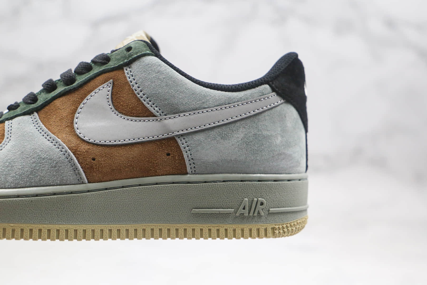 耐克Nike Air Force 1 Low Christmas纯原版本低帮空军一号圣诞节配色板鞋内置气垫原盒原标 货号：CQ5059-101