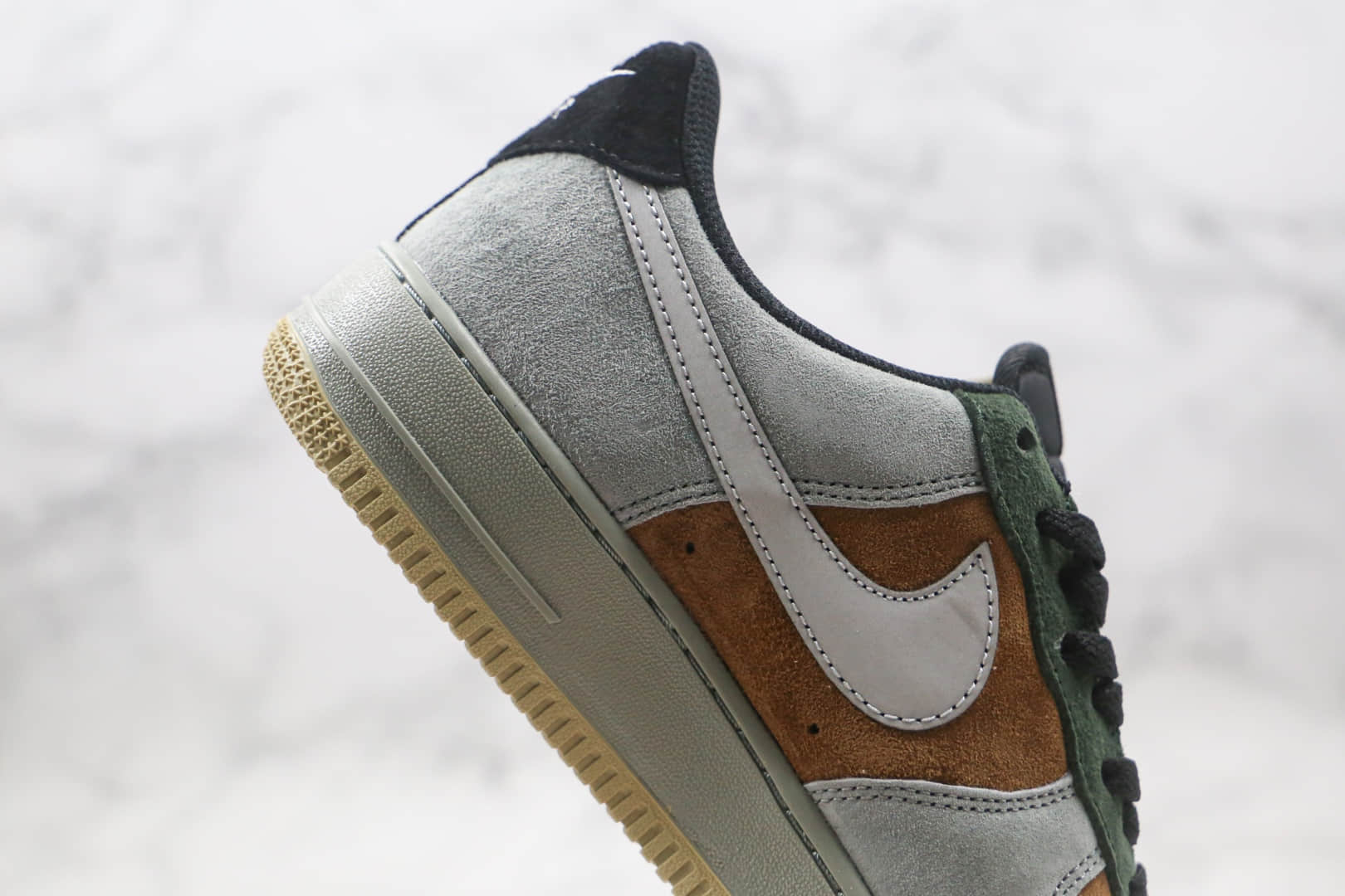 耐克Nike Air Force 1 Low Christmas纯原版本低帮空军一号圣诞节配色板鞋内置气垫原盒原标 货号：CQ5059-101