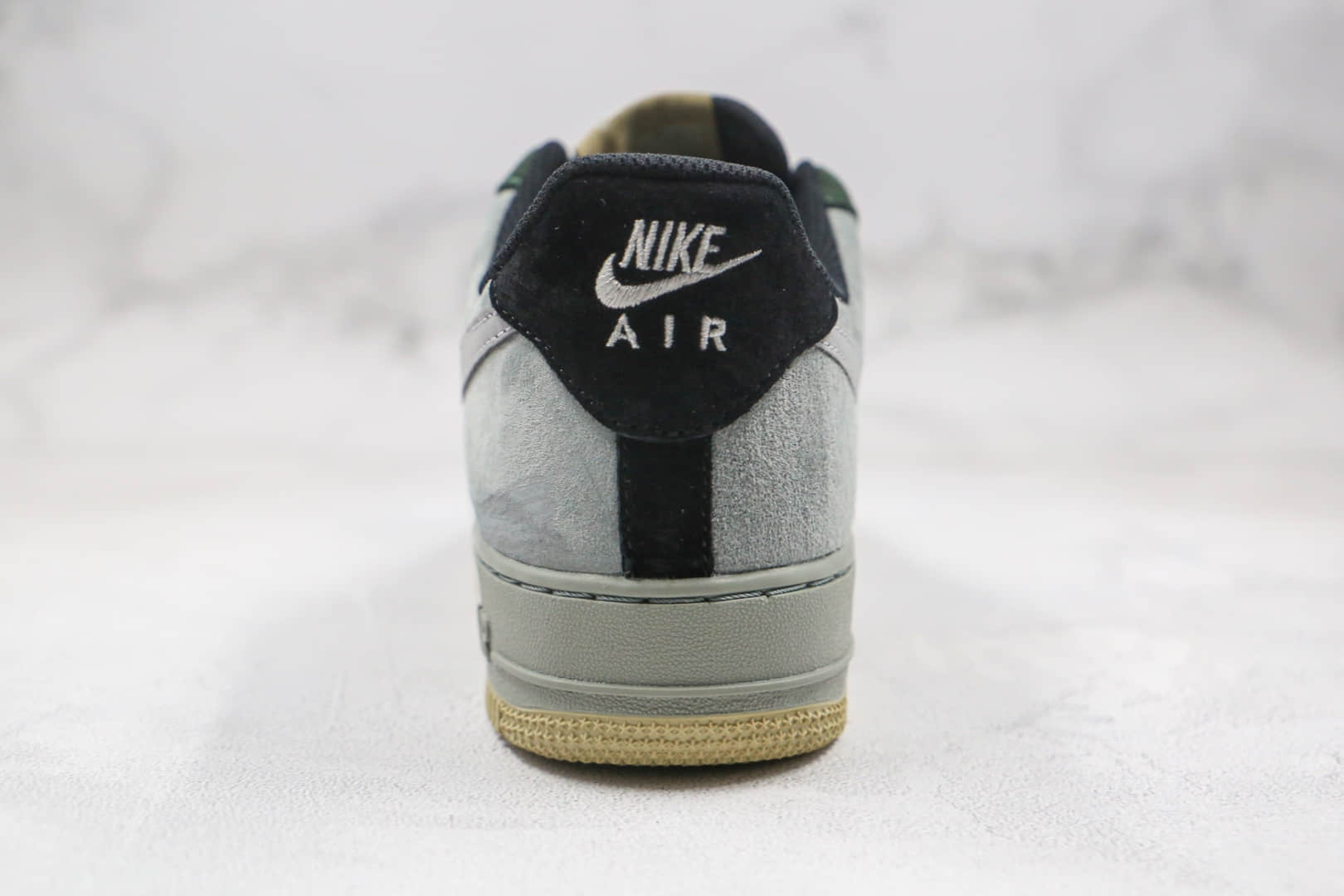 耐克Nike Air Force 1 Low Christmas纯原版本低帮空军一号圣诞节配色板鞋内置气垫原盒原标 货号：CQ5059-101