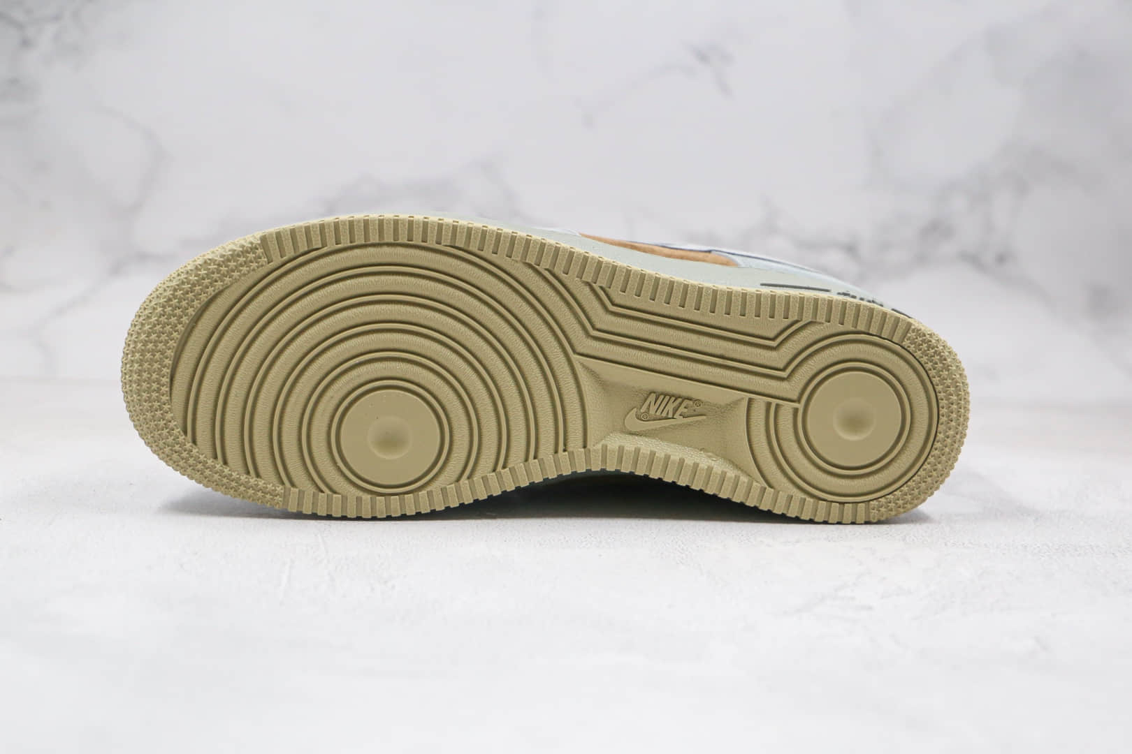 耐克Nike Air Force 1 Low Christmas纯原版本低帮空军一号圣诞节配色板鞋内置气垫原盒原标 货号：CQ5059-101