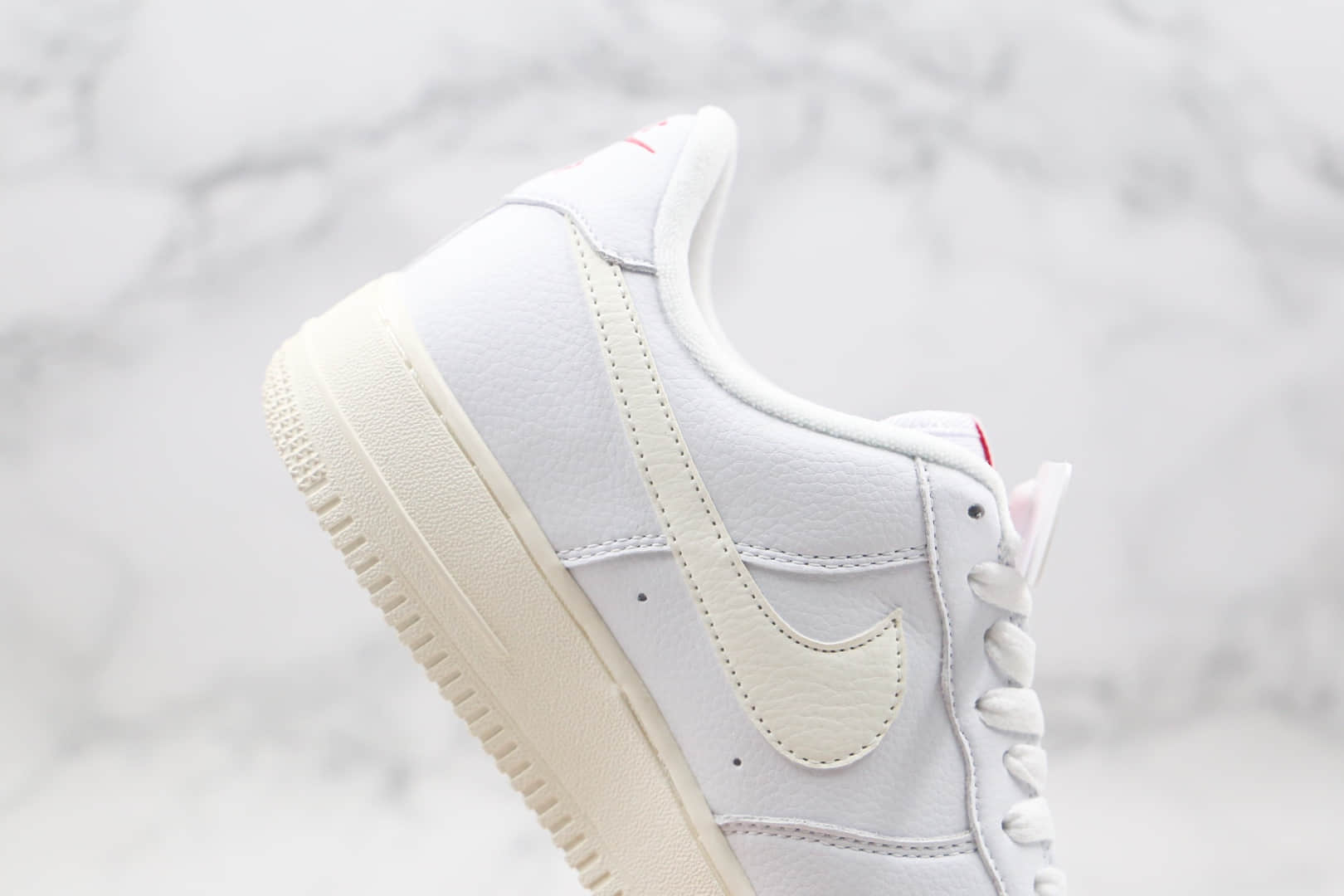 耐克Nike Air Force1 LOW纯原版本低帮空军一号爱心板鞋原盒原标内置气垫 货号：DD7117-100