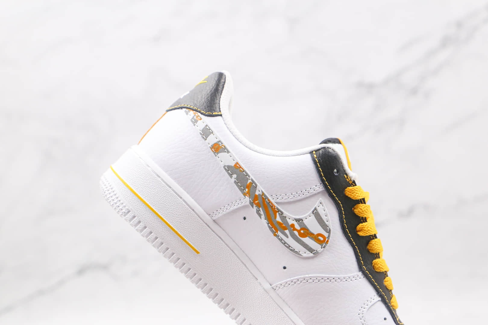 耐克Nike Air Force 1 Low纯原版本低帮空军一号白黄反光斑马纹路板鞋内置全掌Sole气垫 货号：DH5284-100