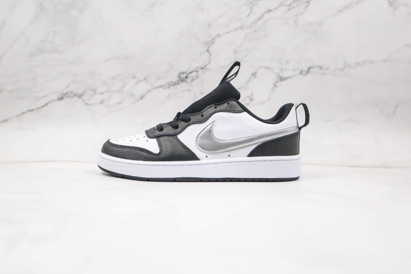 耐克Nike Court Borough Low 2纯原版本低帮黑白银板鞋原楦头纸板打造 货号：CT3964-100