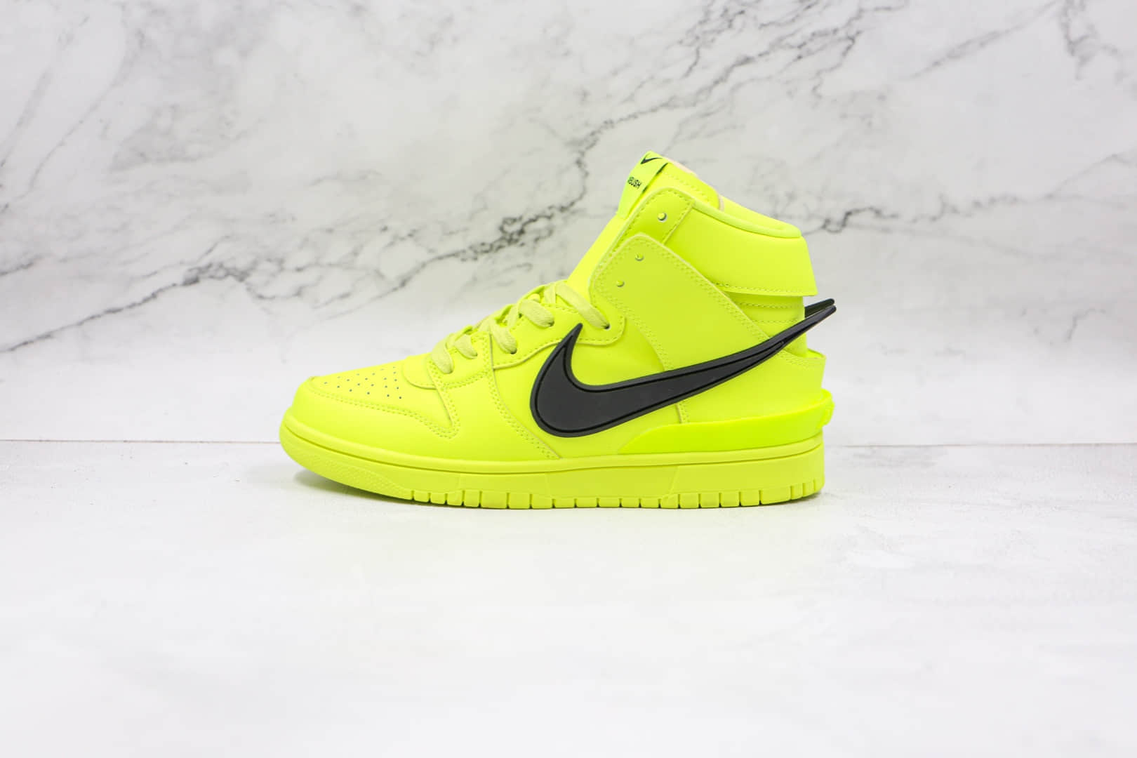 耐克Nike Dunk High x AMBUSH联名款纯原版本高帮DUNK荧光绿黑钩板鞋原盒原标 货号：CU7544-300