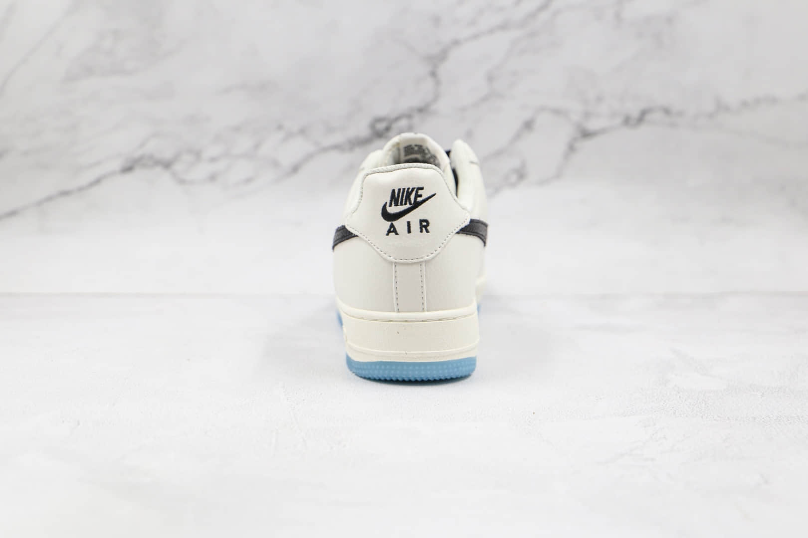 耐克NiKe Air Force 1 Low纯原版本低帮空军一号黑白可可配色板鞋内置气垫 货号：CU6603-113