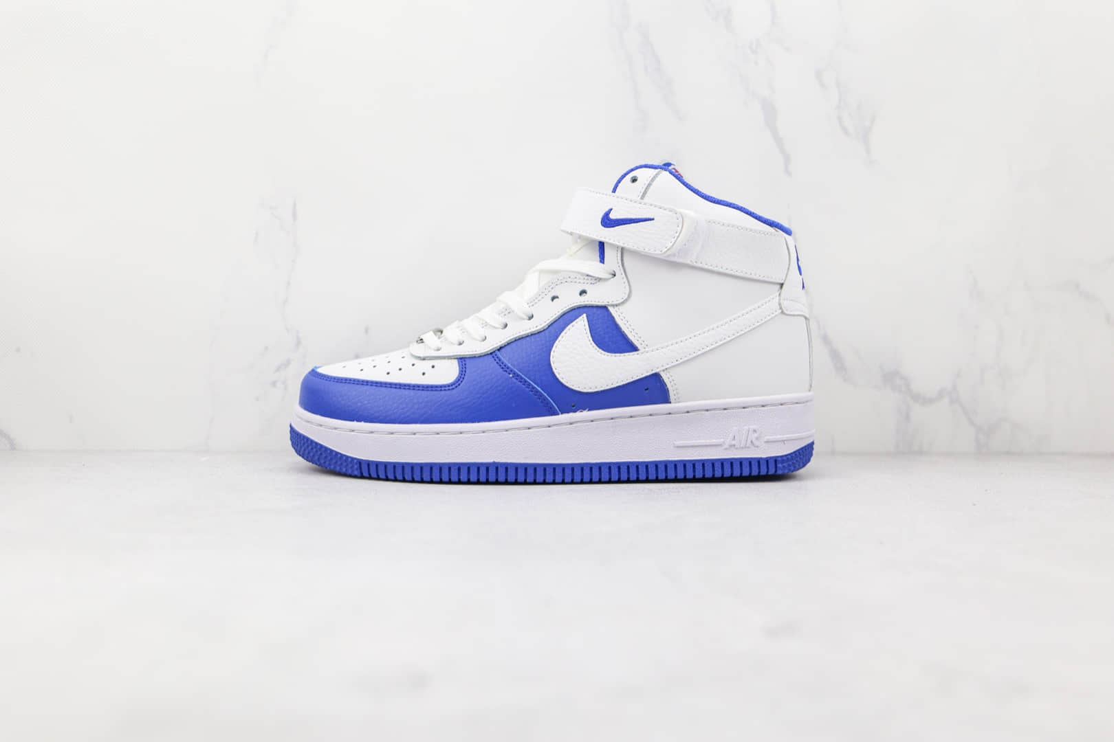耐克Nike Air Force 1 High纯原版本高帮空军一号白蓝色板鞋内置气垫 货号：DC8870-100