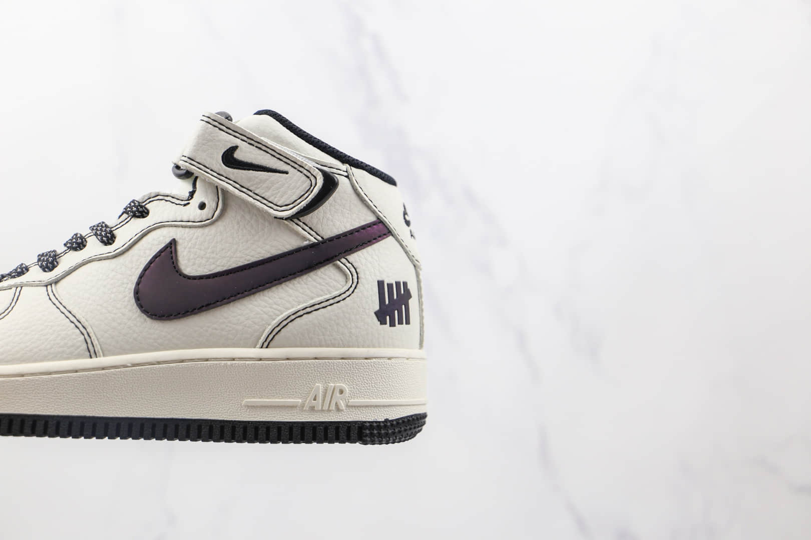 耐克Nike Air Force 1 mid纯原版本中帮空军一号五道杠夜魔侠联名款板鞋原档案数据开发 货号：CK6690-100