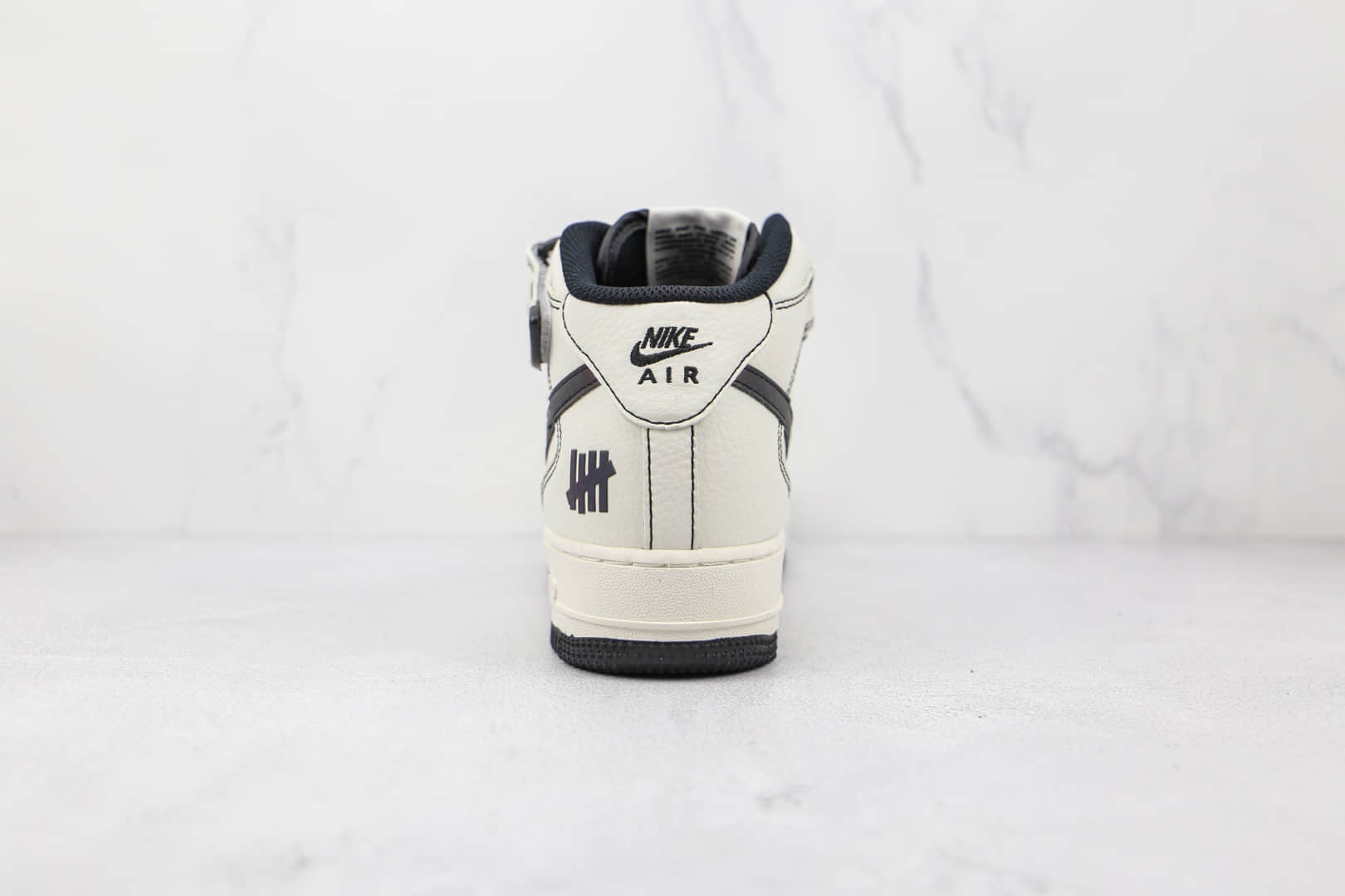 耐克Nike Air Force 1 mid纯原版本中帮空军一号五道杠夜魔侠联名款板鞋原档案数据开发 货号：CK6690-100
