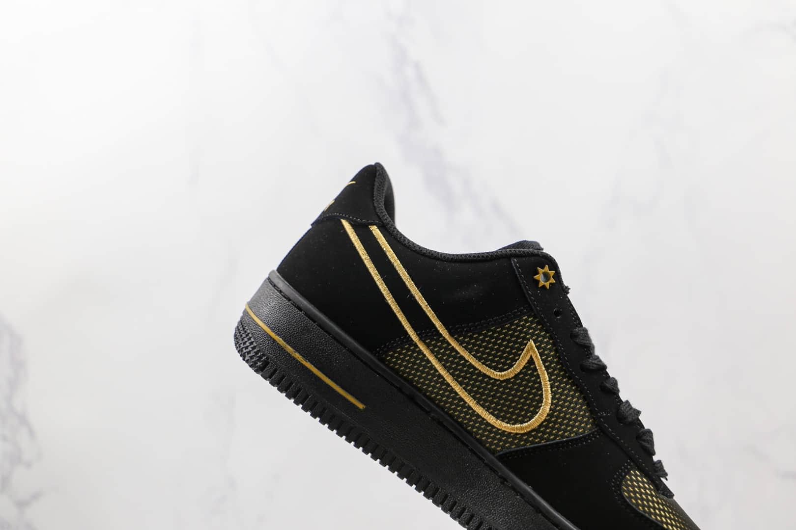 耐克Nike Air Force 1 Low Legendary纯原版本低帮空军一号网面黑金色板鞋内置气垫 货号：DM8077-001
