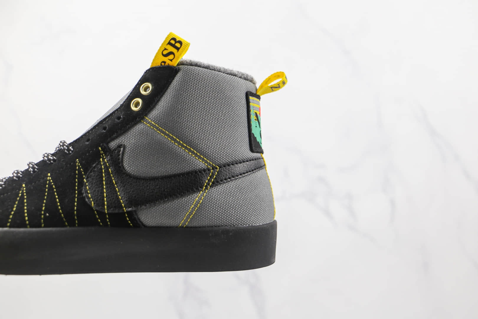 耐克Nike SB Zoom Blazer Mid PRO GT QS纯原版本中帮开拓者加绒黑灰色拼色波浪缝线板鞋原盒原标 货号：DC8903-001
