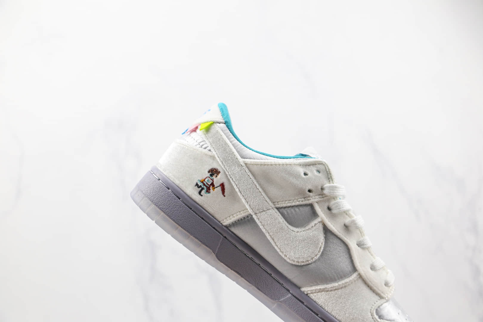 耐克Nike Dunk Low Ice低帮DUNK纯原版本圣诞节冰雪奇缘冬季仙境冰雪节限定板鞋原盒原标 货号：DO2326-001