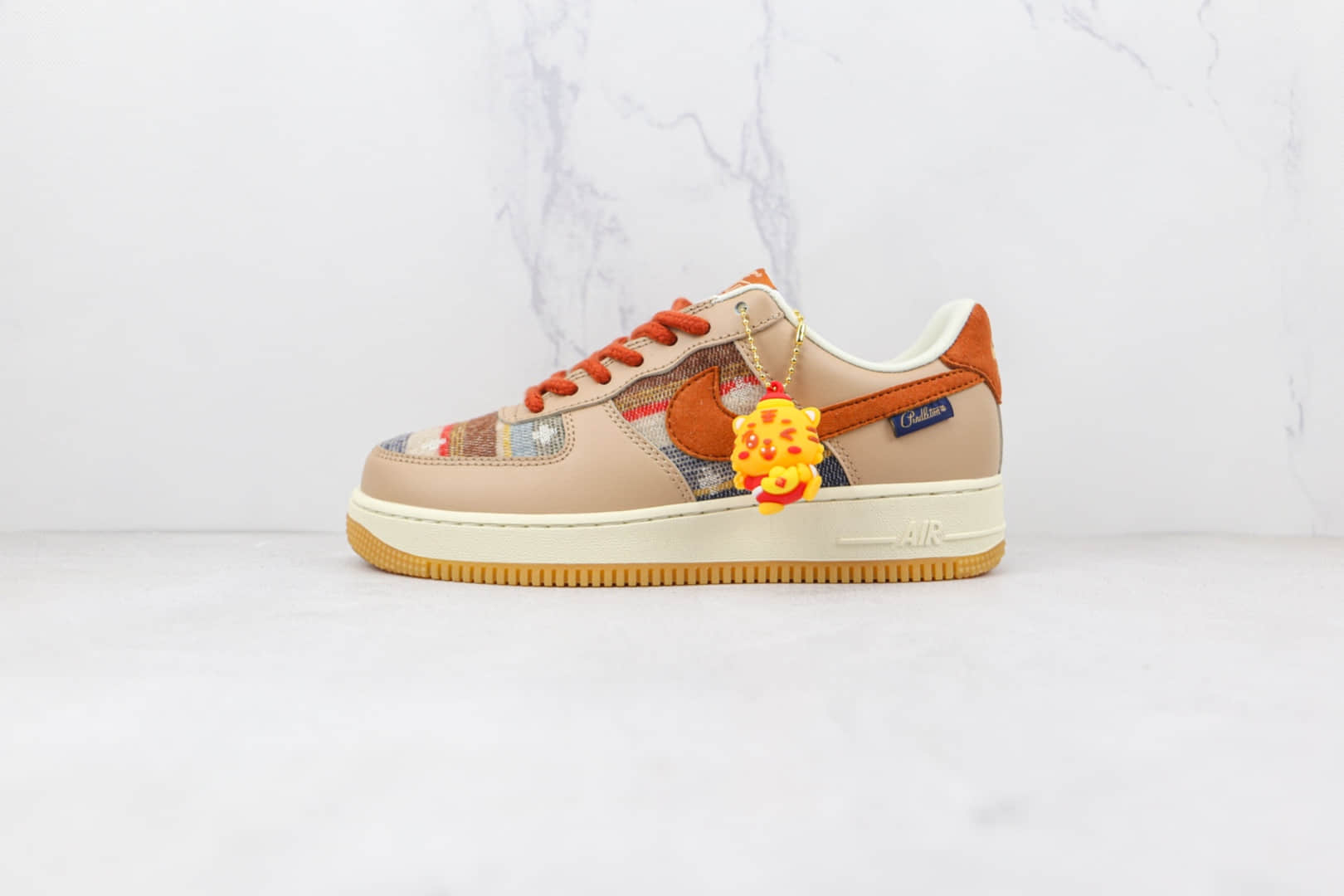 耐克Nike Air Force 1'07 Low纯原版本低帮空军一号虎年限定金虎贺岁羊毛条纹板鞋内置气垫 货号：CW2288-686