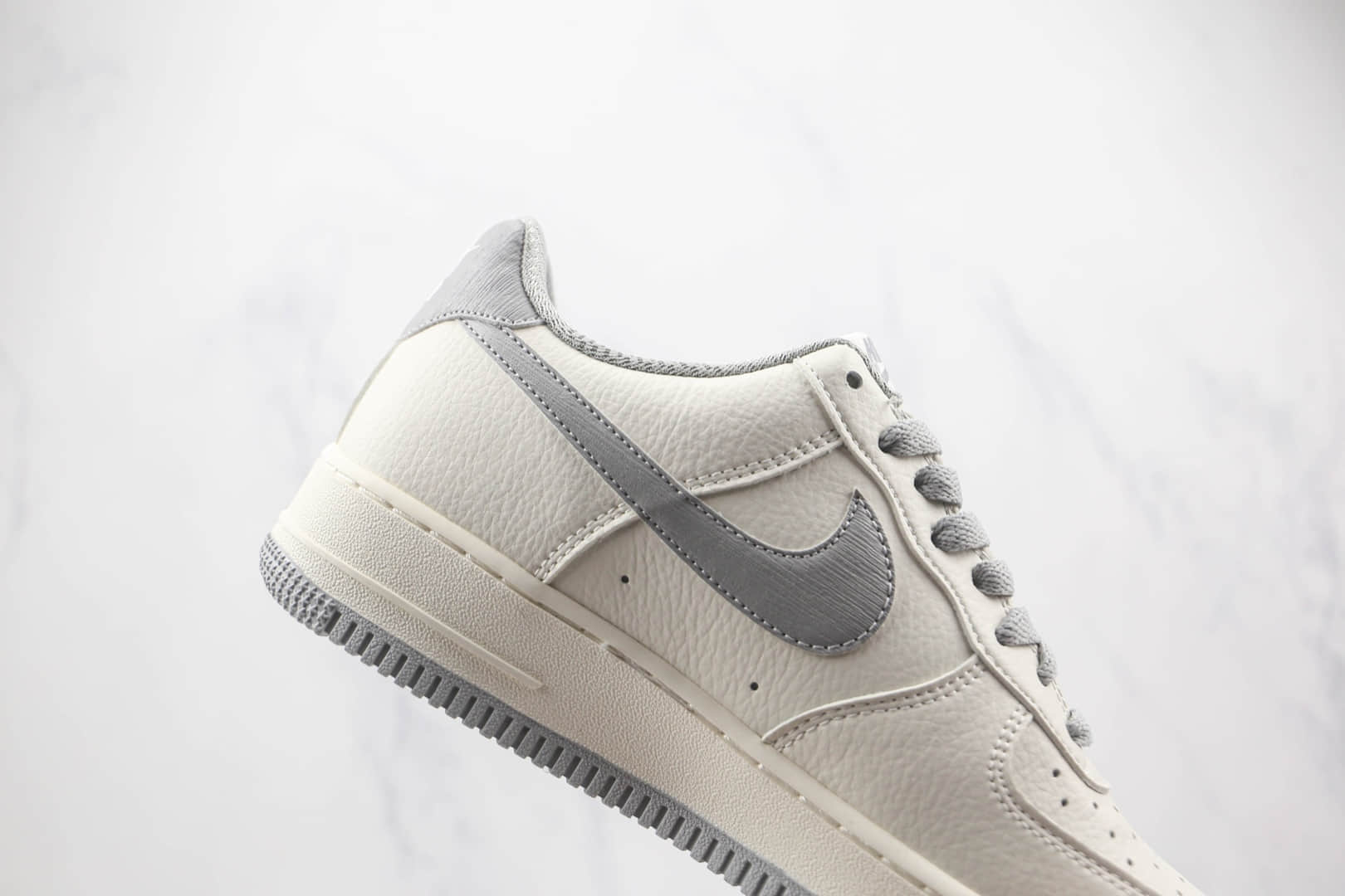 耐克Nike Air Force 1 07 Low纯原版本低帮空军一号白灰马克笔板鞋内置气垫 货号：NK6369-566