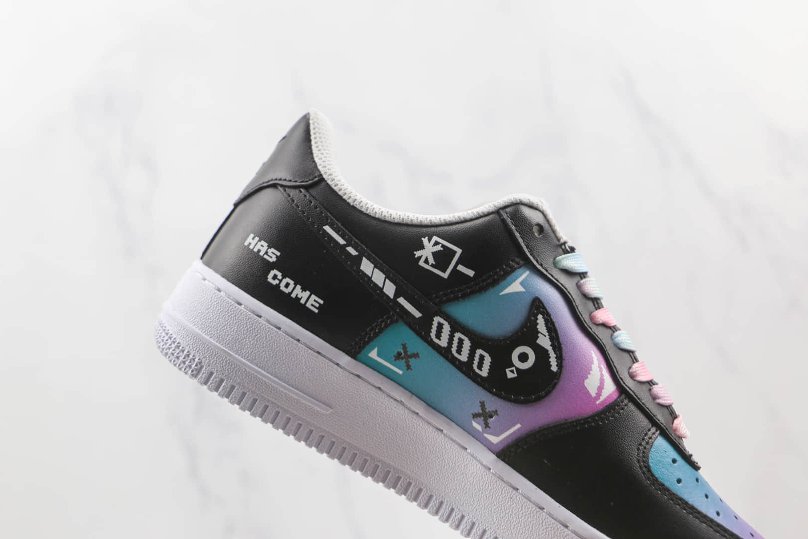 耐克Nike Air Force1纯原版本低帮空军一号赛博朋克黑粉电玩像素板鞋内置气垫 货号：CW2288-111