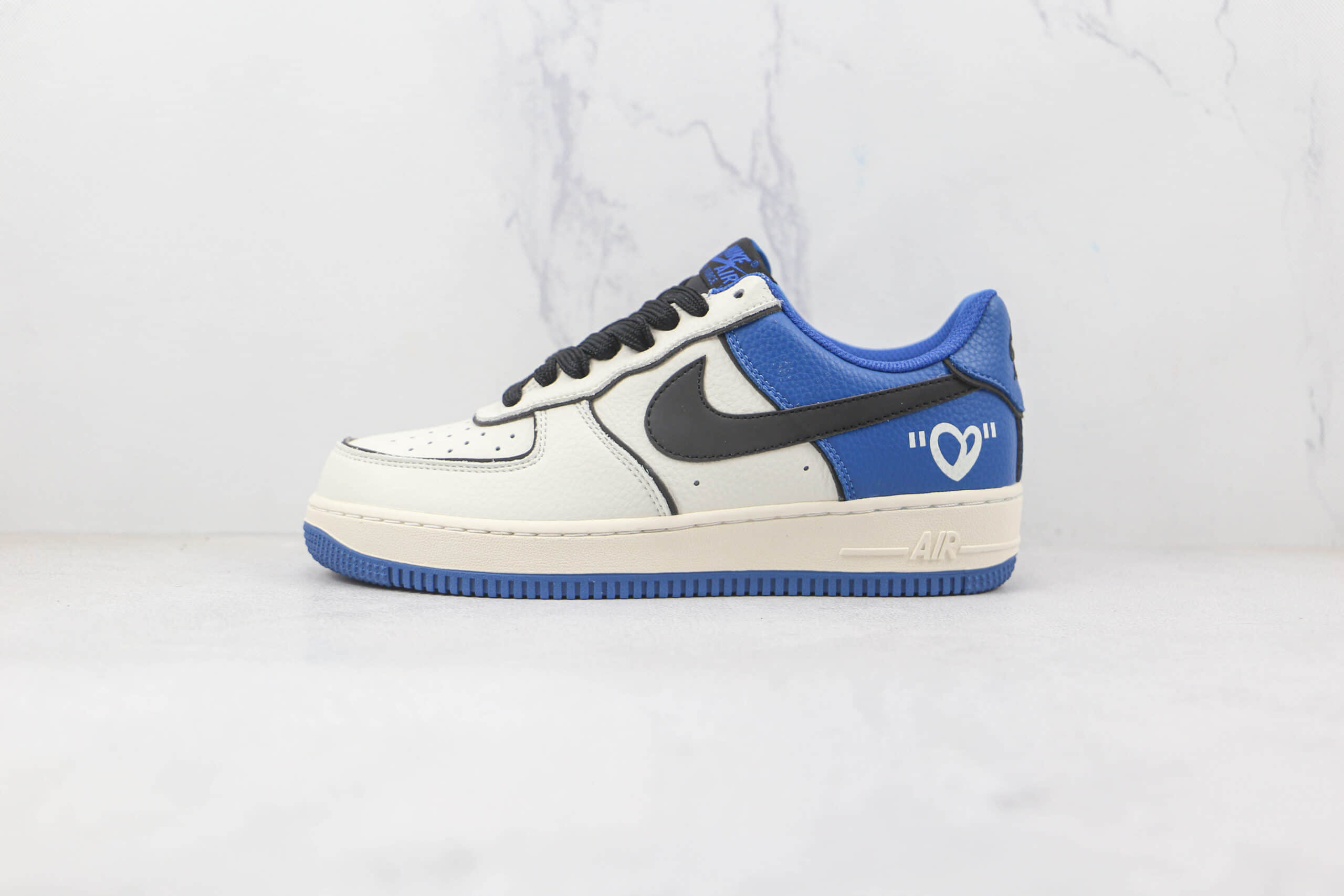 耐克Nike Air Force 1 07 Low纯原版本低帮空军一号白蓝爱心跳动的心配色板鞋内置气垫 货号：AL2236-300