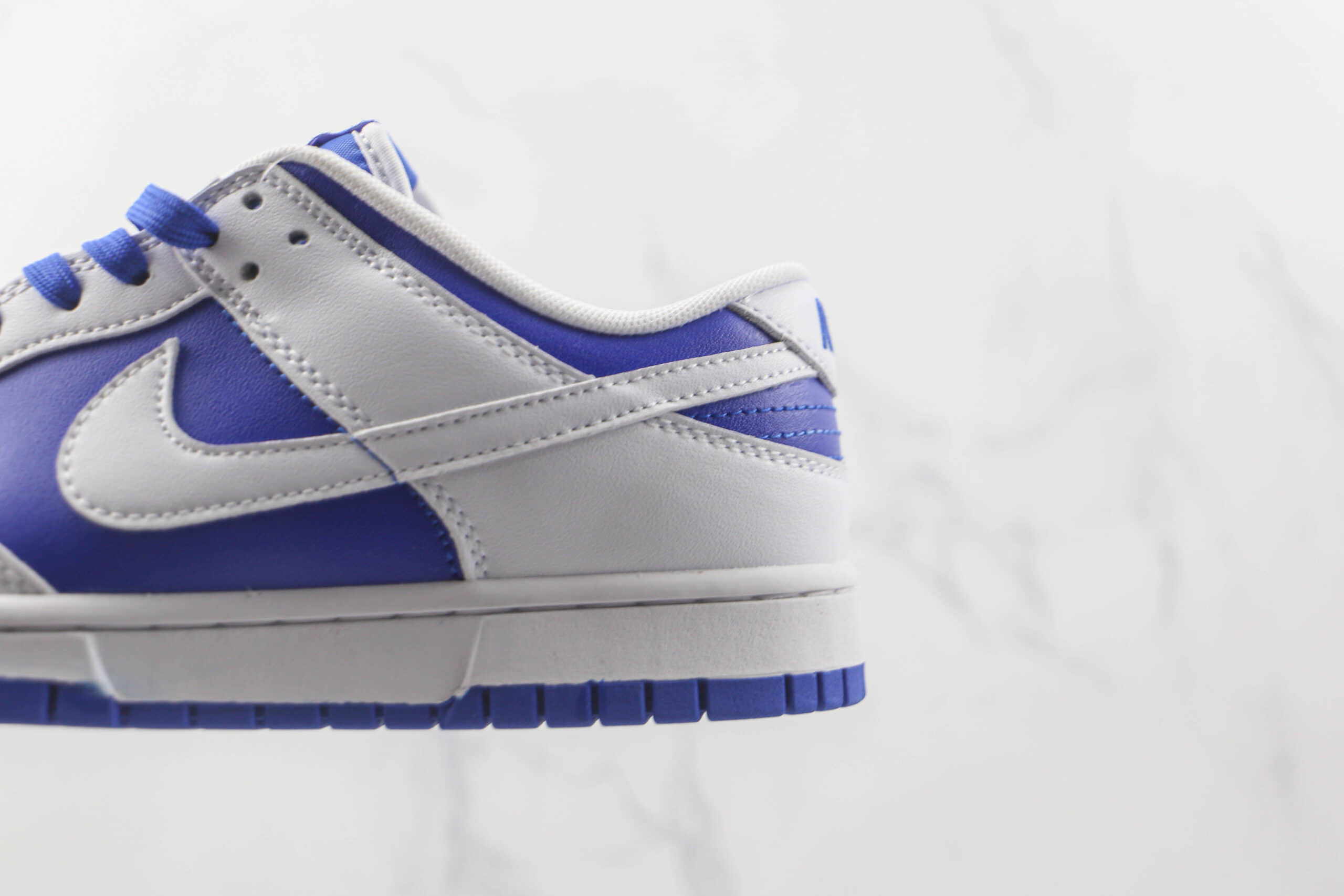 耐克Nike SB Dunk纯原版本低帮SB DUNK白蓝拼接板鞋原楦头纸板打造 货号：DD1391-401