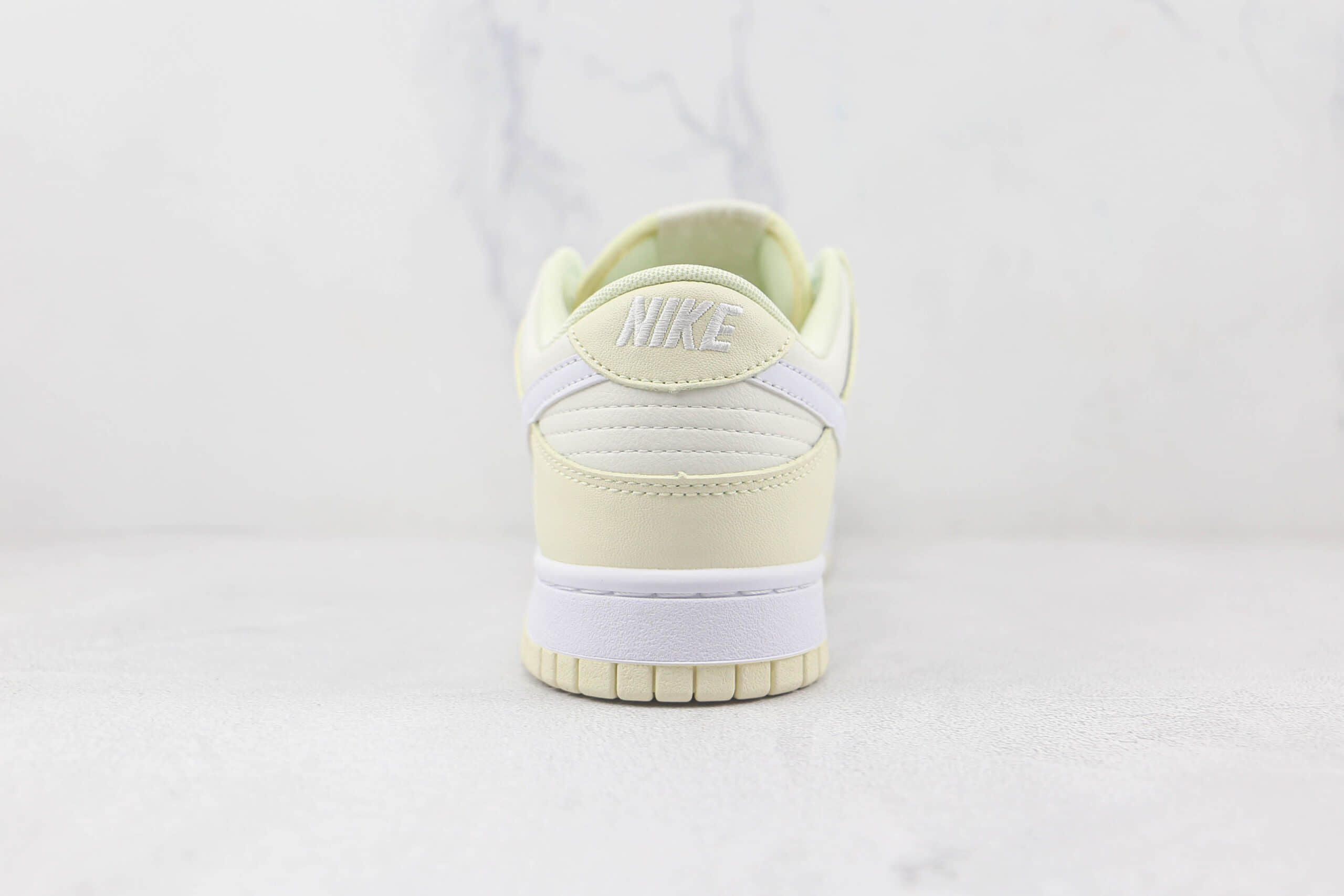 耐克Nike Dunk Low Coconut Milk纯原版本低帮DUNK椰奶配色板鞋原楦头纸板打造 货号：DJ6188-100