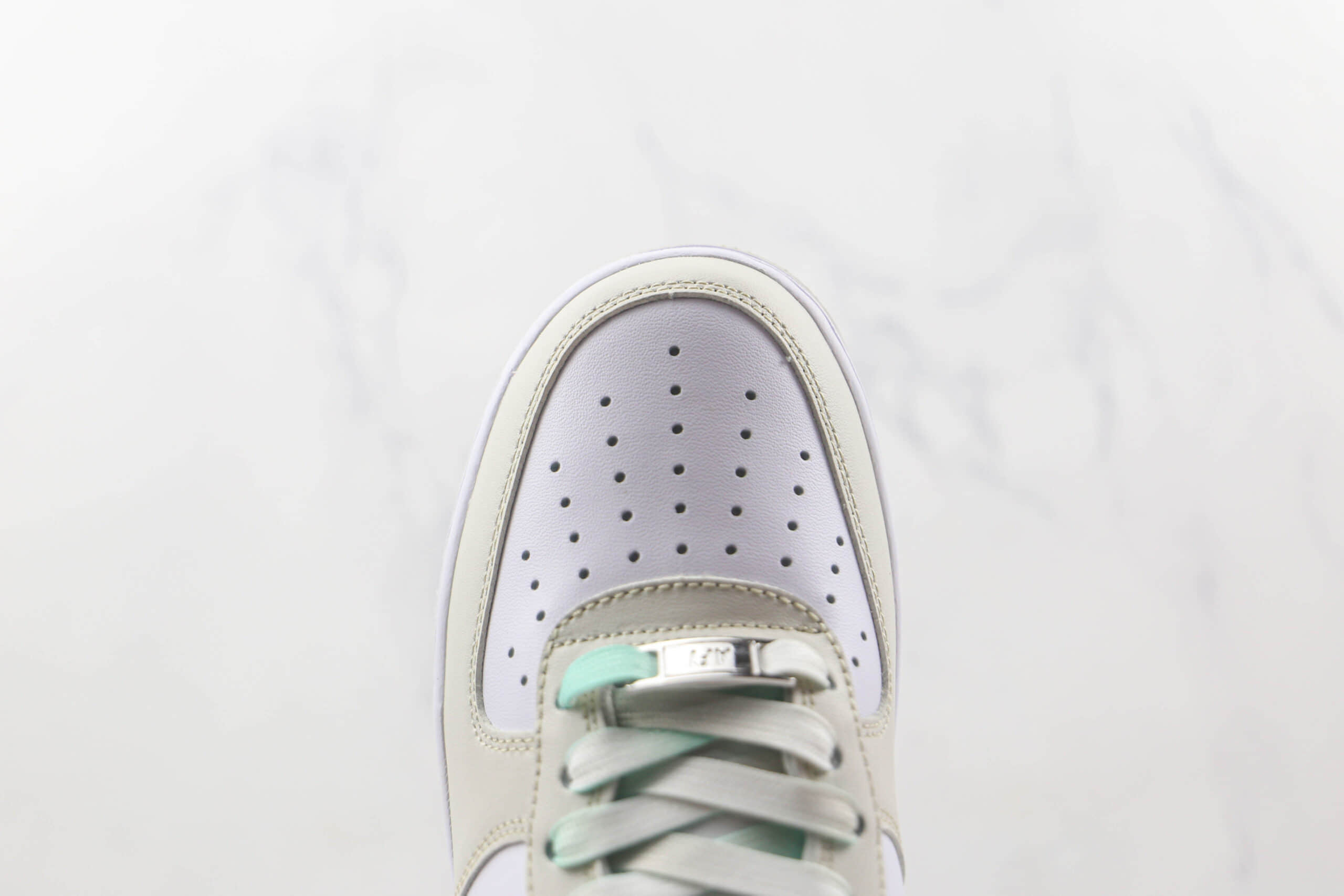 耐克Nike Air Force 1 07 Low纯原版本低帮空军一号绿勾板鞋内置气垫 货号：LZ6699-555