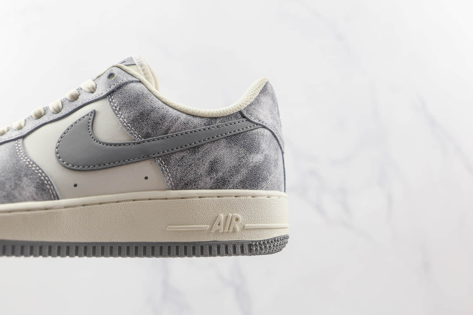 耐克Nike Air Force 1’07 Low纯原版本低帮空军一号迷雾配色板鞋内置气垫 货号：BL5866-901