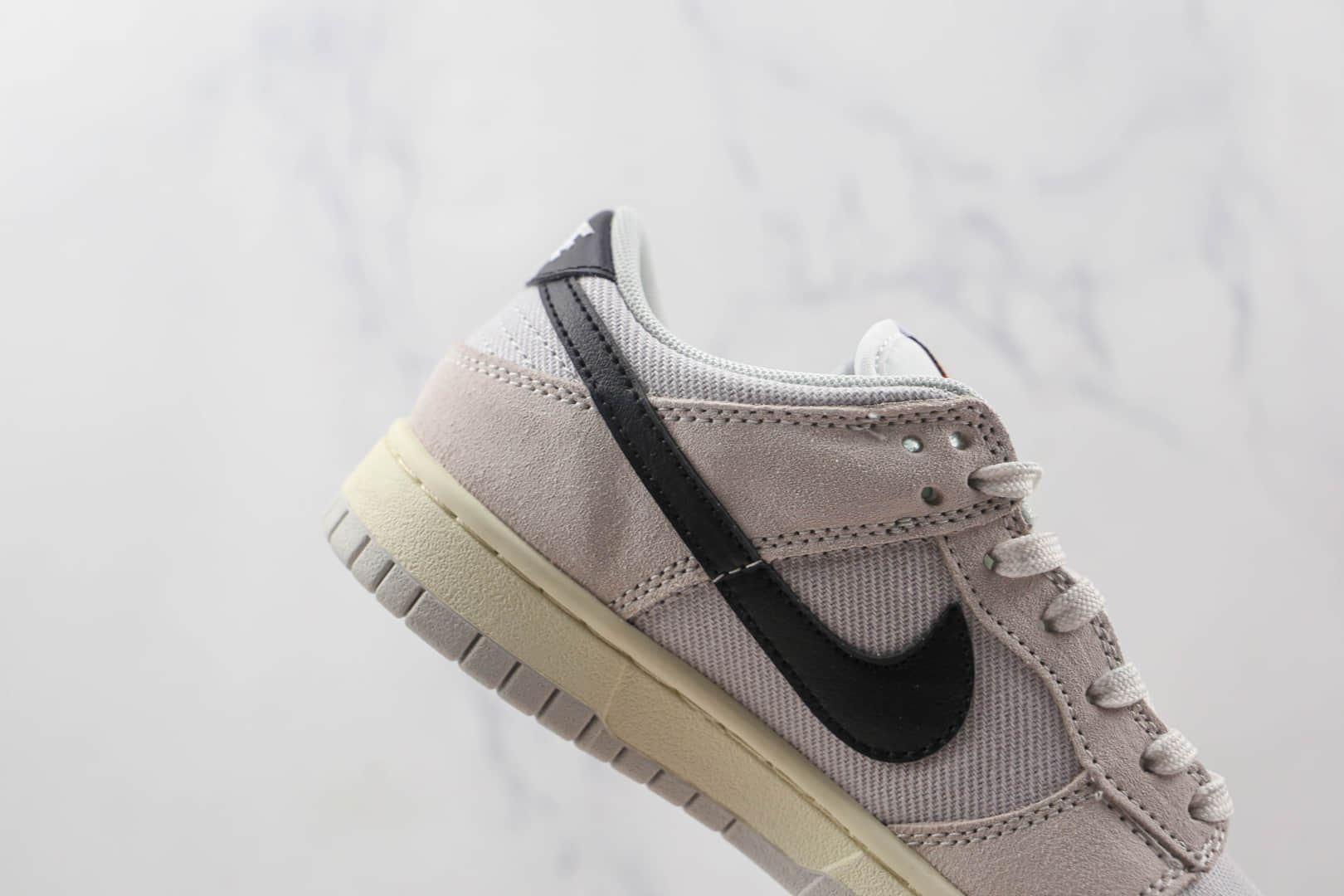耐克Nike Dunk Low纯原版本白灰黑勾低帮SB DUNK板鞋原档案数据开发 货号：DO9776-001