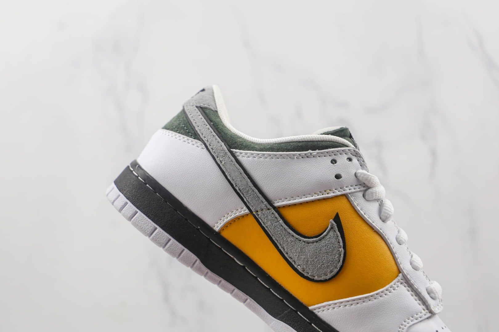 耐克Nike SB Dunk Low Pro纯原版本低帮SB DUNK白灰黄科比8-24配色板鞋内置气垫原盒原标 货号：LF2428-001