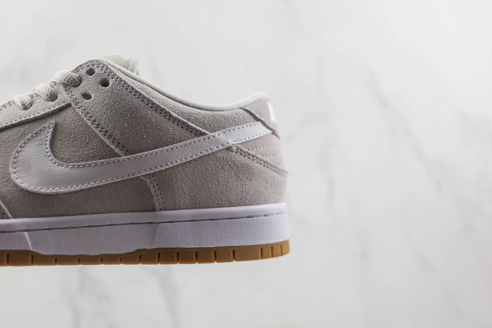 耐克Nike SB Dunk Low Warriors纯原版本低帮SB DUNK灰麂皮白钩板鞋内置气垫 货号：304292-106