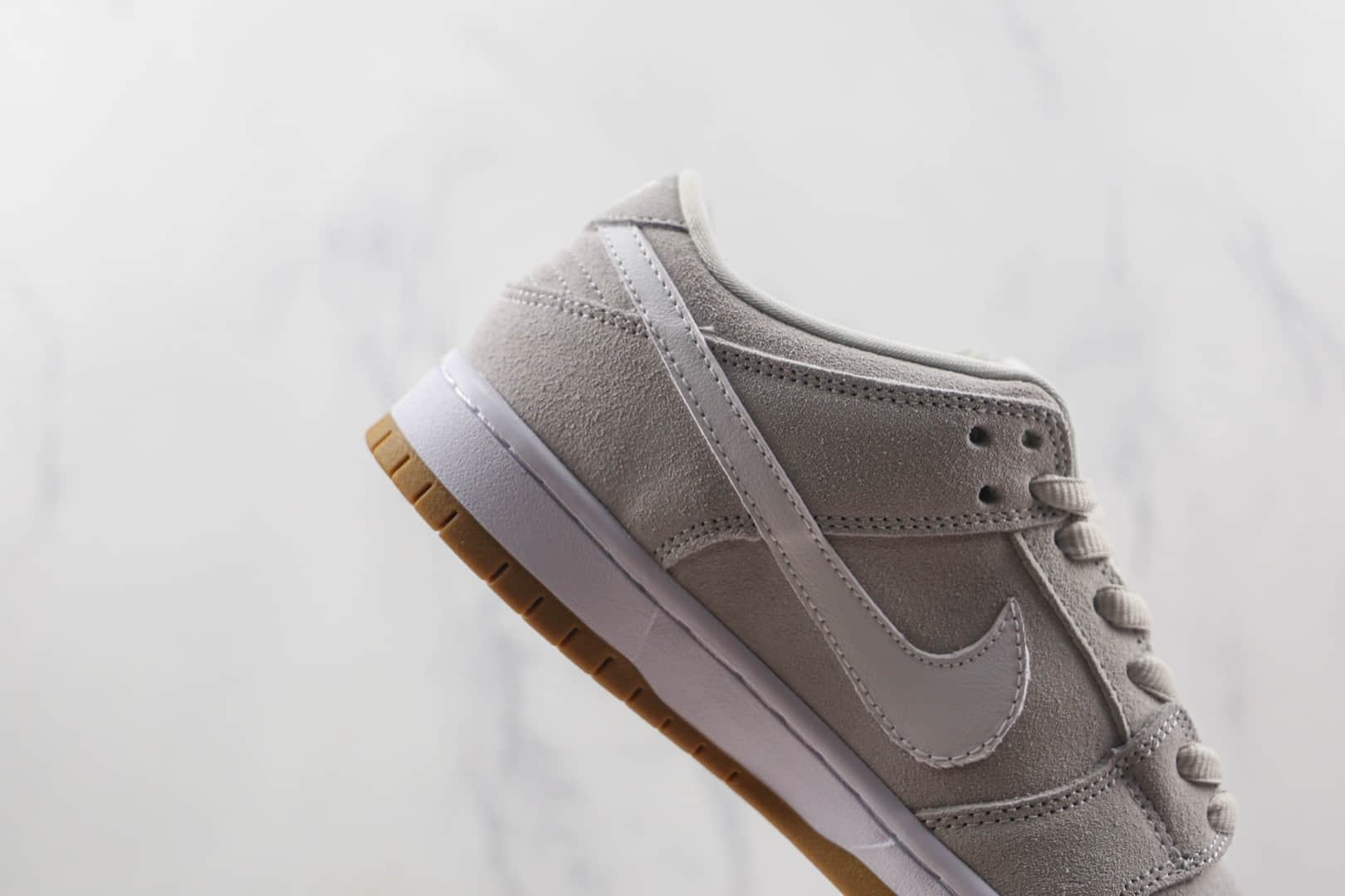 耐克Nike SB Dunk Low Warriors纯原版本低帮SB DUNK灰麂皮白钩板鞋内置气垫 货号：304292-106